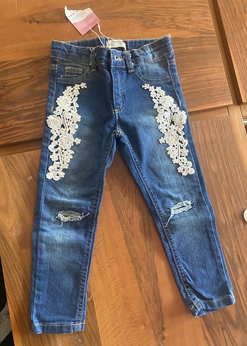 Sobe marka Kız Çocuk Lacivert Dantelli Nakışlı Kot Pantolon