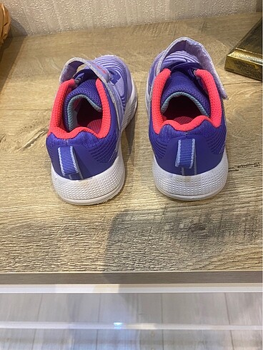 25 Beden Skechers 25 numara kız çocuk ayakkabı