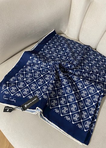  Beden Pierre cardin ipek eşarp