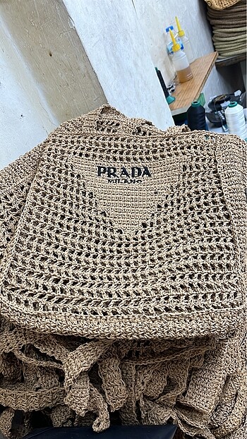 El yapımı Prada çanta