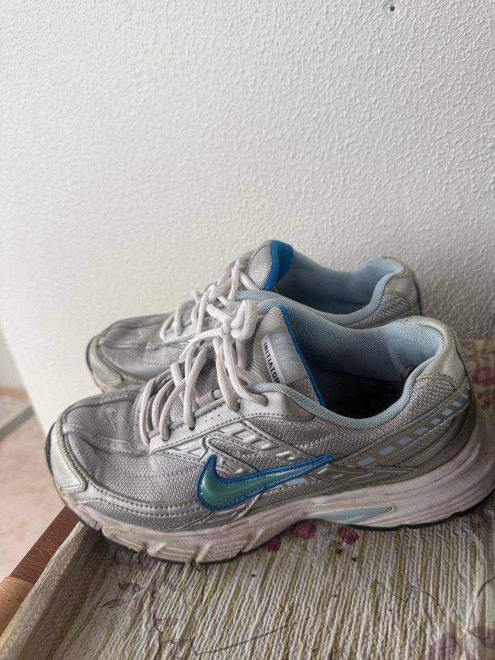 kadın nike ıntıator - Görsel 3