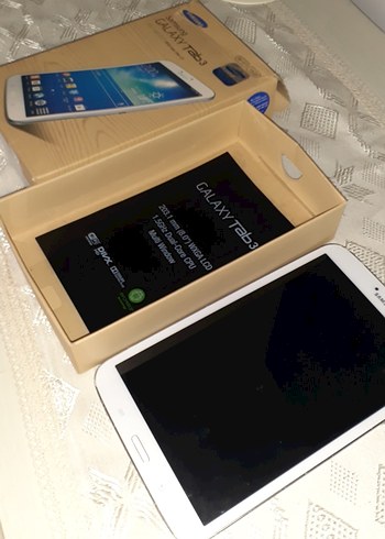 Samsung Galaxy Tab 3 8" Wi-Fi 16GB Bej Tablet - Görsel 3