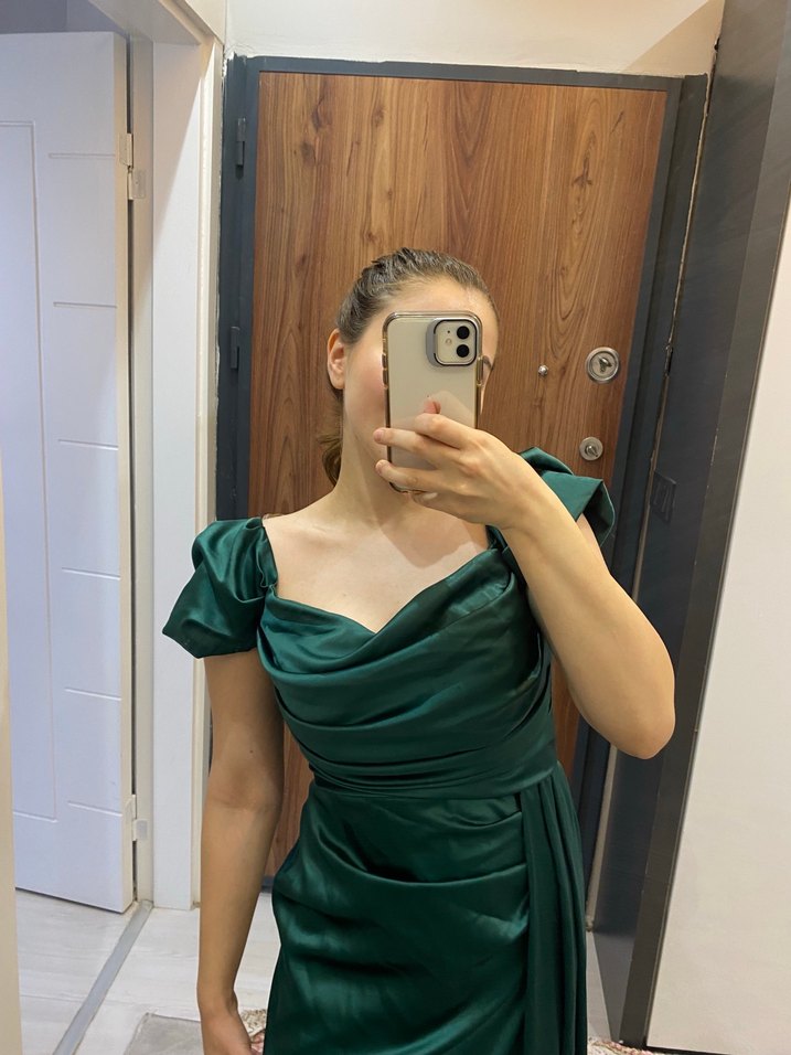 Kadın Parlak Haki Uzun Drapeli Straplez Elbise - Görsel 4