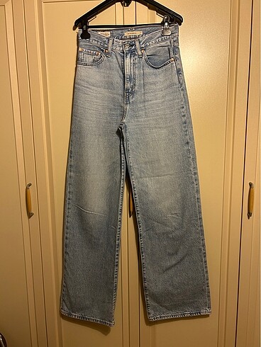 Levis Jean