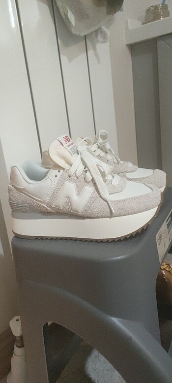 New Balance HİÇ KULLANILMAMIŞ YENİ NEW BALANCE 574 AYAKKABI