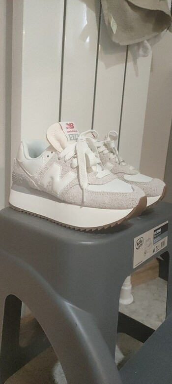 HİÇ KULLANILMAMIŞ YENİ NEW BALANCE 574 AYAKKABI