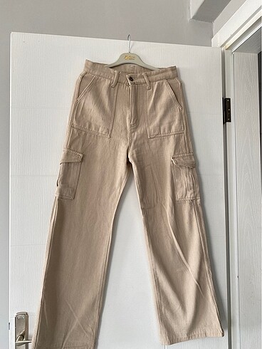 Bej rengi kargo pantolon