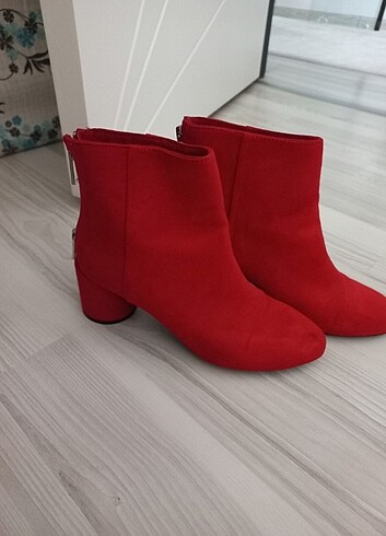 Bershka Kirmizi Bot