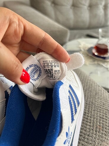30 Beden beyaz Renk Adidas ayakkabı
