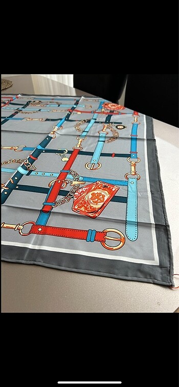 Beden Hermes twill eşarp