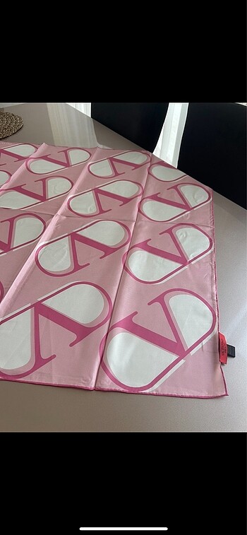  Beden pembe Renk Valentino twill ipek eşarp