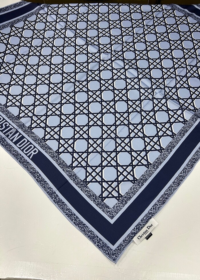 Christian dior eşarp - Görsel 2