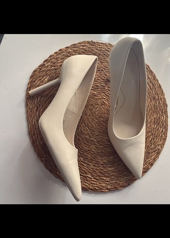 Zara Beyaz Deri Stiletto Kadın Ayakkabı