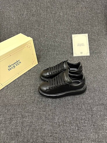 42 Beden Alexander Mcqueen Siyah Deri