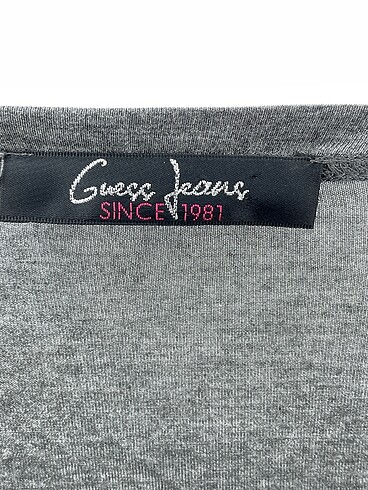universal Beden çeşitli Renk Guess T-shirt %70 İndirimli.