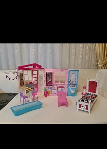 Barbie evi