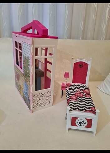 Barbie evi