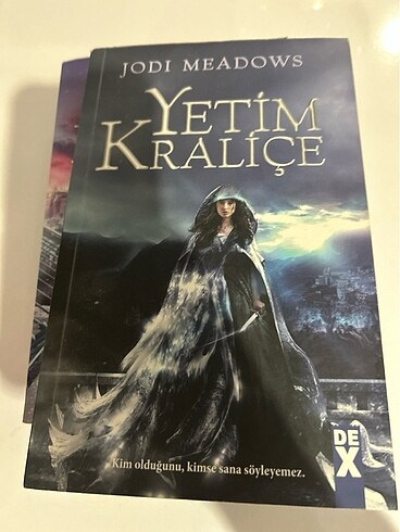  Yetim kraliçe