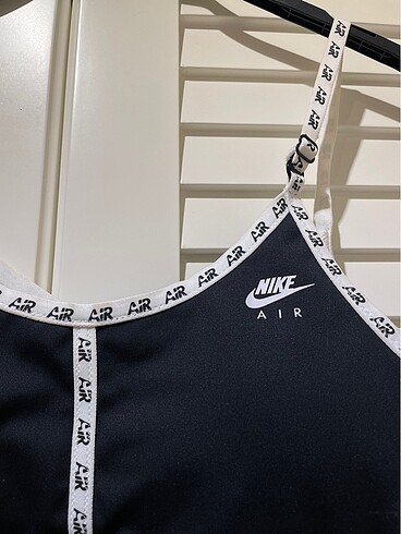Nike 2-3 kez giyildi