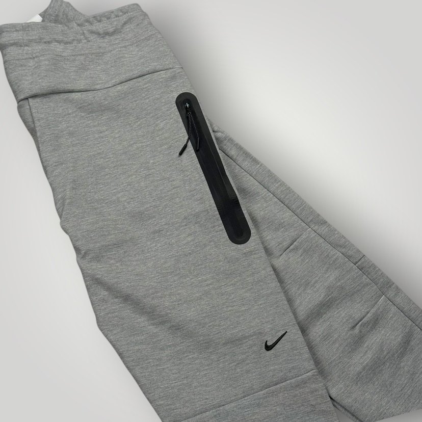 Nike Tech Fleece Eşofman Altı - Görsel 4