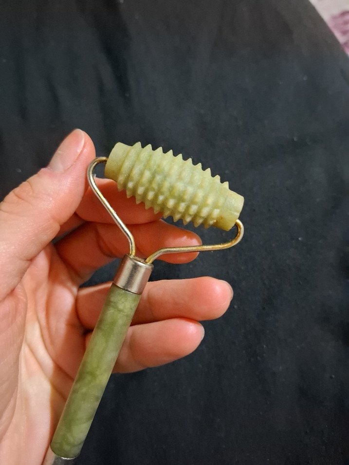 Tırtıklı Yeşim Taşı Yüz Masaj Aleti roller - Görsel 3