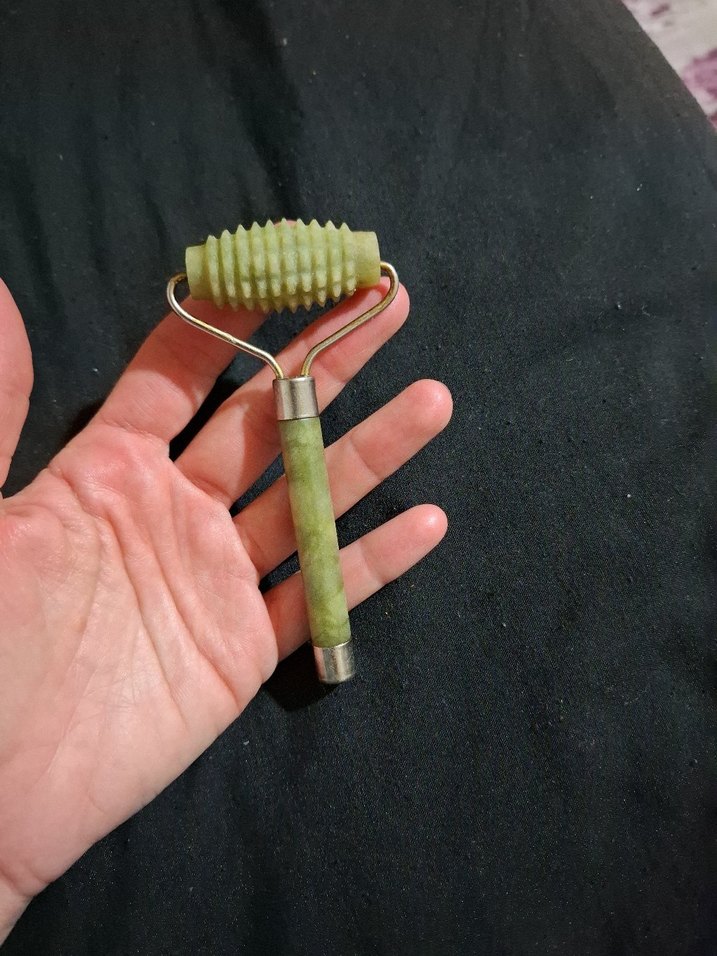 Tırtıklı Yeşim Taşı Yüz Masaj Aleti roller - Görsel 2