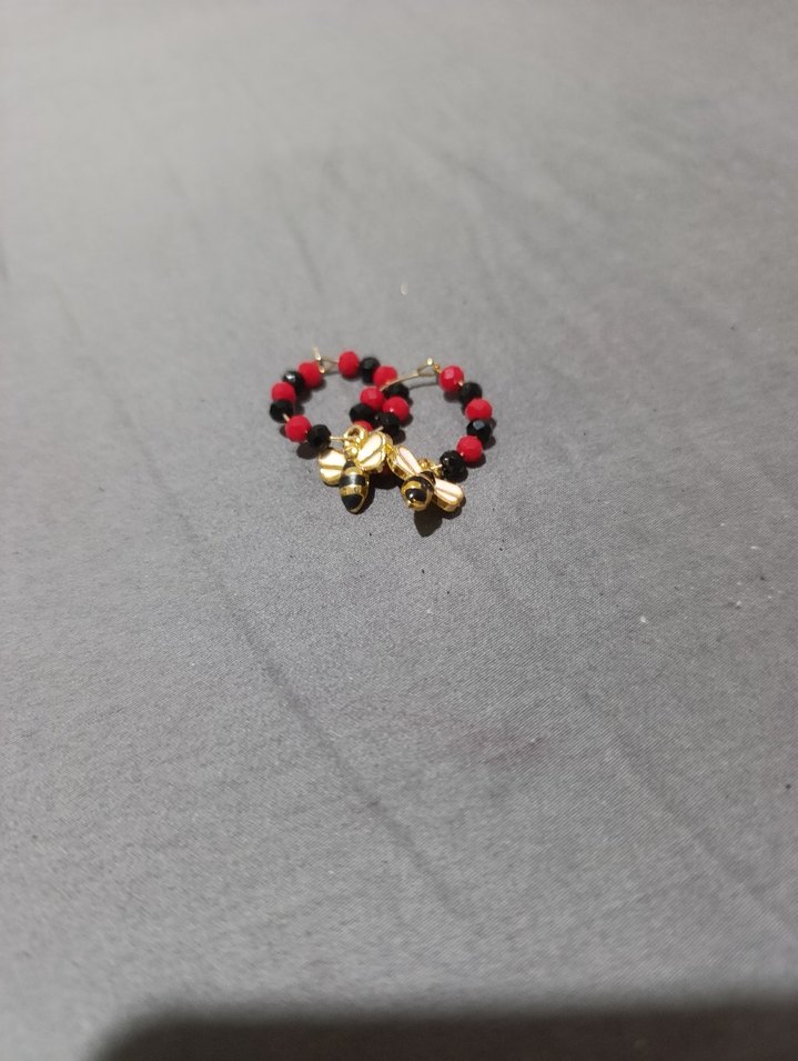 Kırmızı Boncuklu Mini Kadın Küpe - Görsel 2