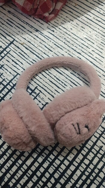 Peluş kulaklık