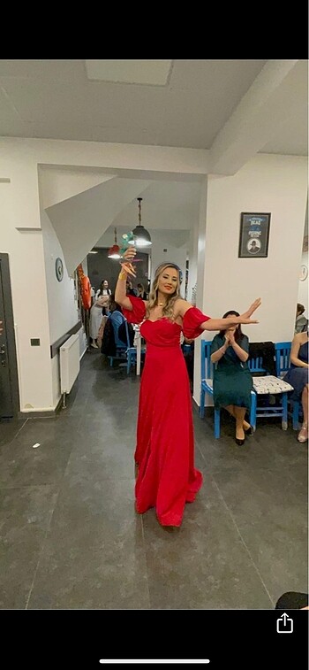 Kırmızı abiye elbise