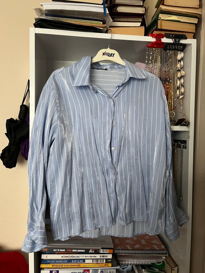 Mavi çizgili saten gömlek - Görsel 2