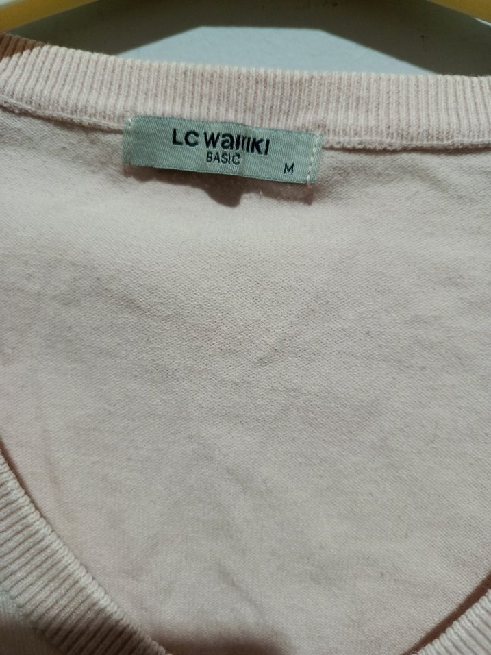 Bej Düğmeli Kadın Hırka - Görsel 2