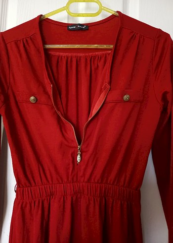 kırmızı elbise - Görsel 3