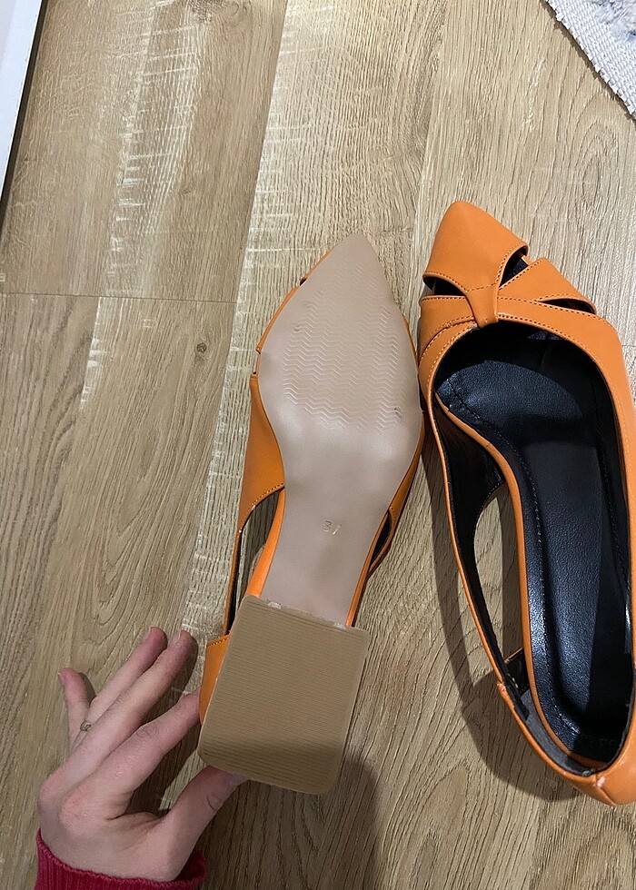 Kısa topuklu ayakkabı - Görsel 3