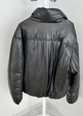 Zara Siyah Deri Görünümlü Midi Ceket - Görsel 4