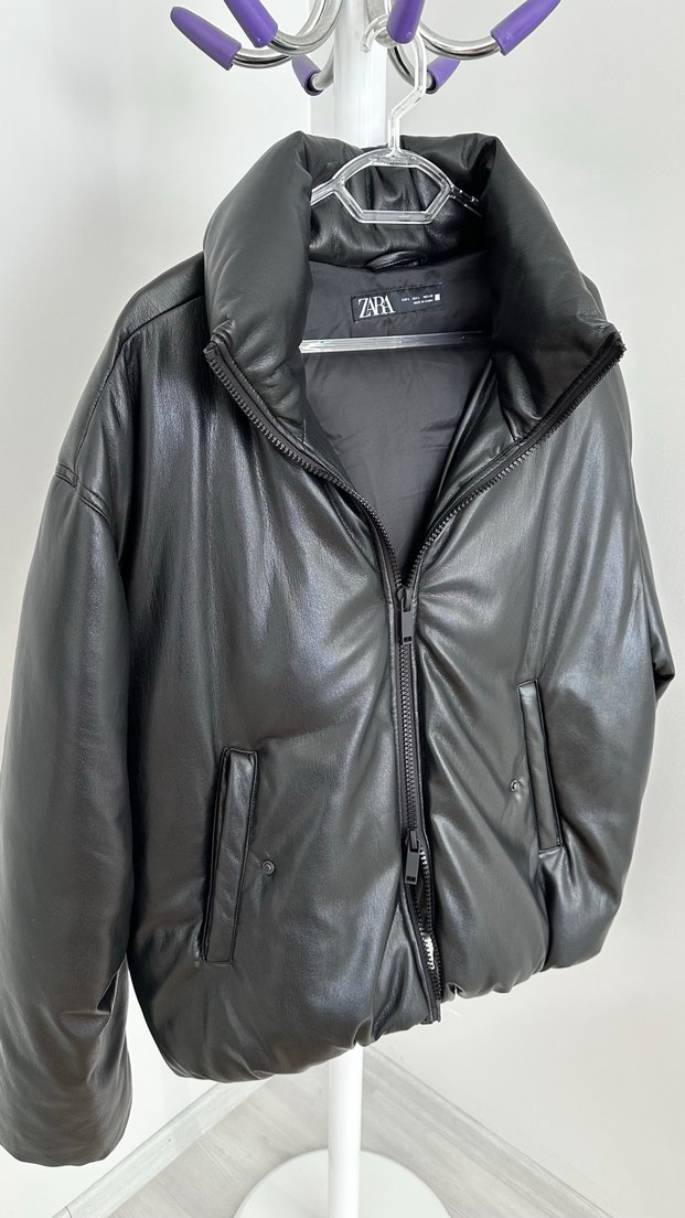 Zara Siyah Deri Görünümlü Midi Ceket - Görsel 3