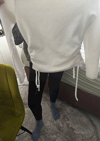 Yandan bağlamalı beyaz crop - Görsel 5