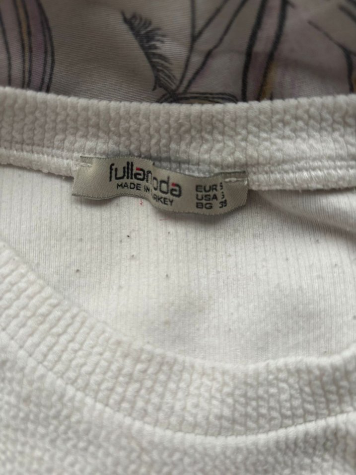 Yandan bağlamalı beyaz crop - Görsel 4