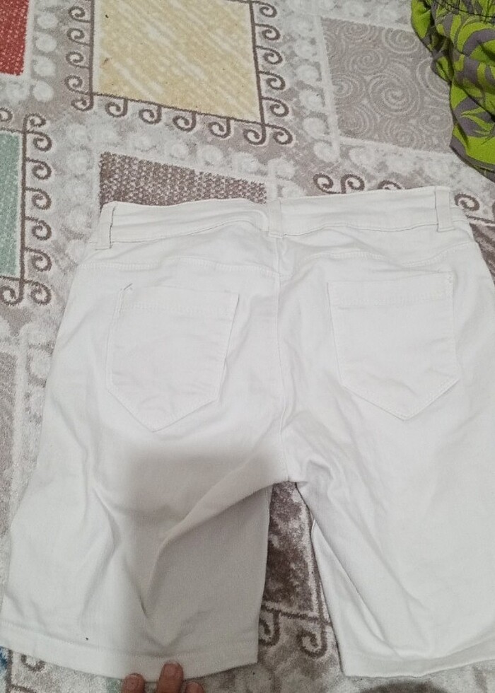 Beyaz şort  - Görsel 3