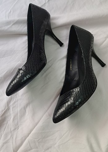 DERIMOD Siyah Yılan Derisi Desenli Stiletto - Görsel 2