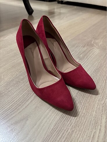 Stradivarius Stiletto