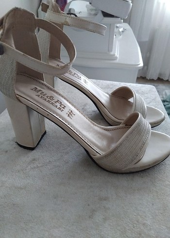 Beyaz sandalet - Görsel 2