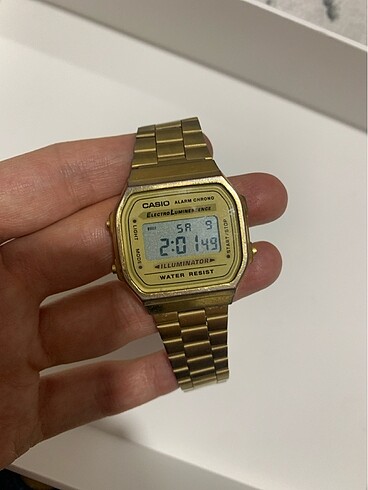 Casio retro saat