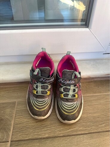 Skechers 26 numara ışıklı Skechers kız çocuk
