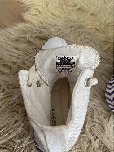37 Beden beyaz Renk Converse