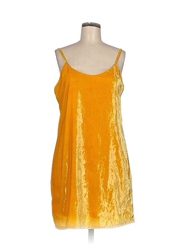 Zara Kısa Elbise %70 İndirimli.