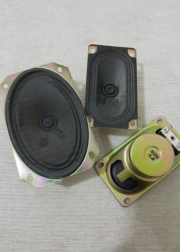 üç adet hoparlör - Görsel 3