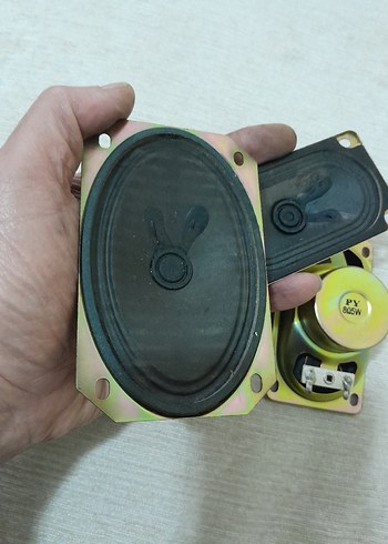 üç adet hoparlör - Görsel 2