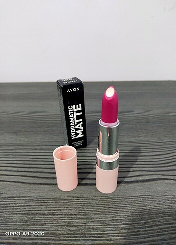 Avon Avon Hydramatic Mat Ruj Hydra Magenta