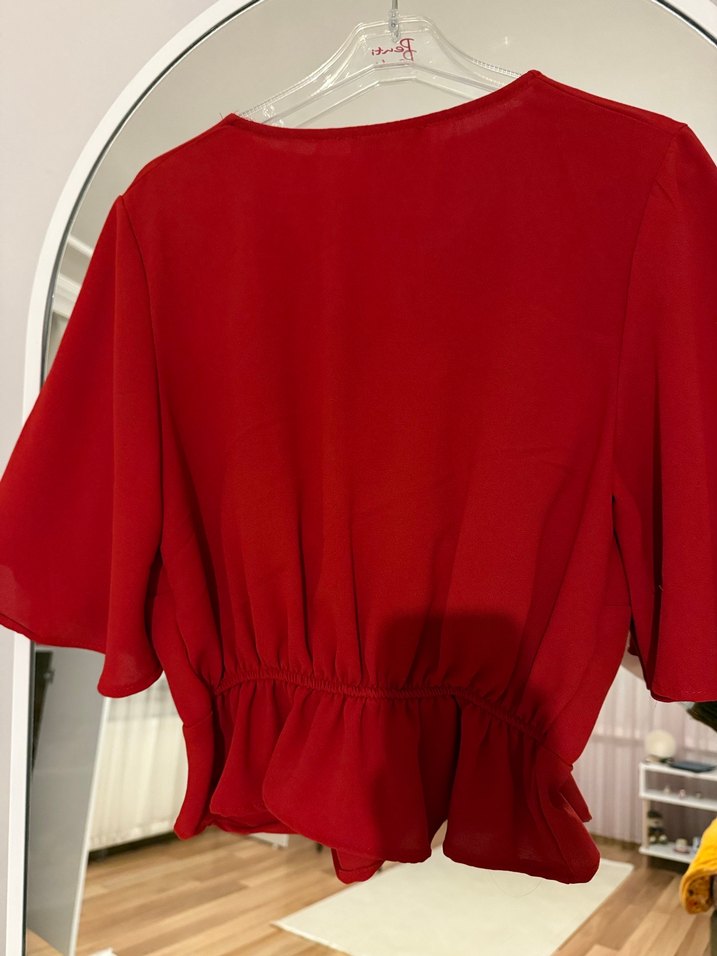 Kırmızı V Yaka Drapeli Mini Kadın Bluz - Görsel 5