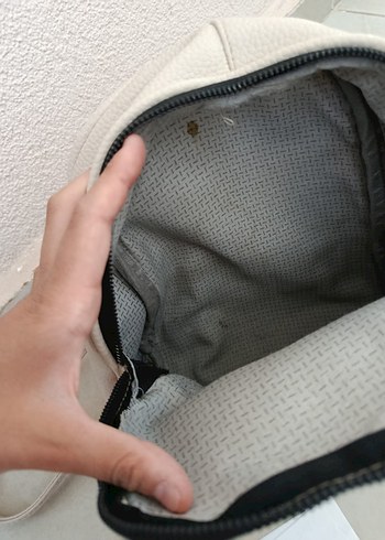 Beyaz Deri Fermuarlı Sırt Çantası - Görsel 5